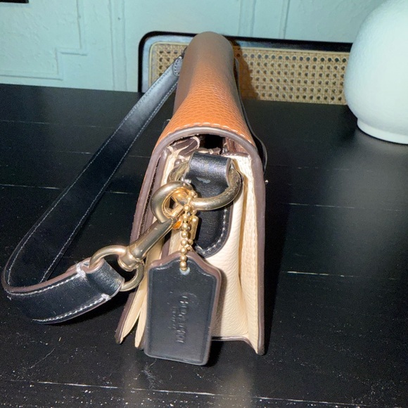 Morgan Shoulder Bag In Colorblock Signature Canvas - Picture 7 of 12